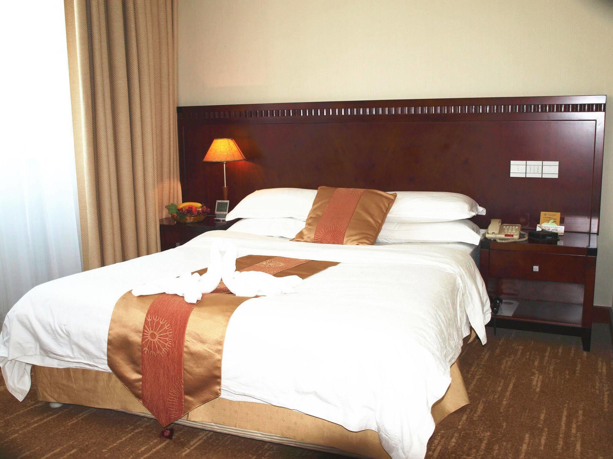 Century Hotel Taicang Esterno foto
