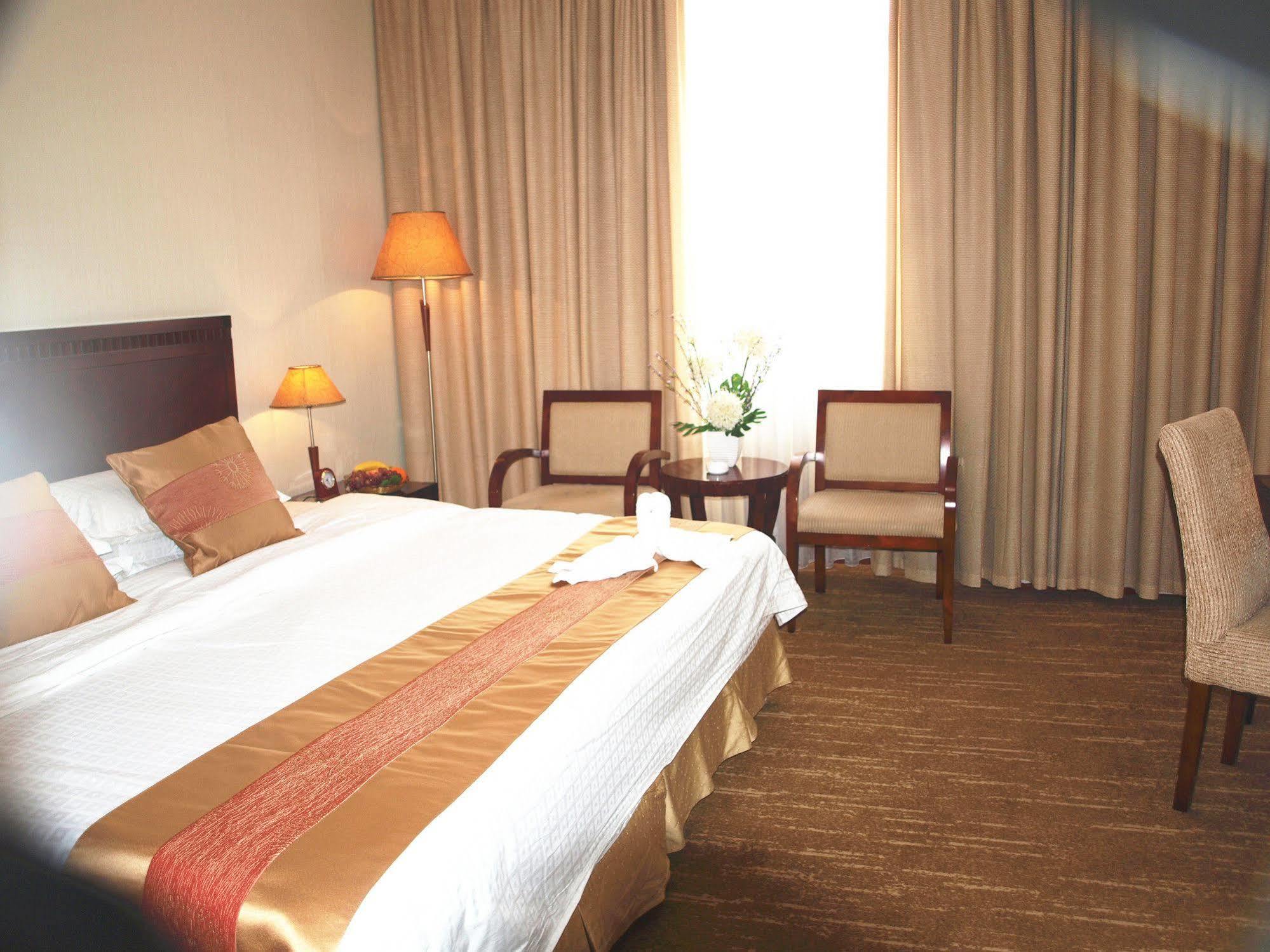 Century Hotel Taicang Esterno foto