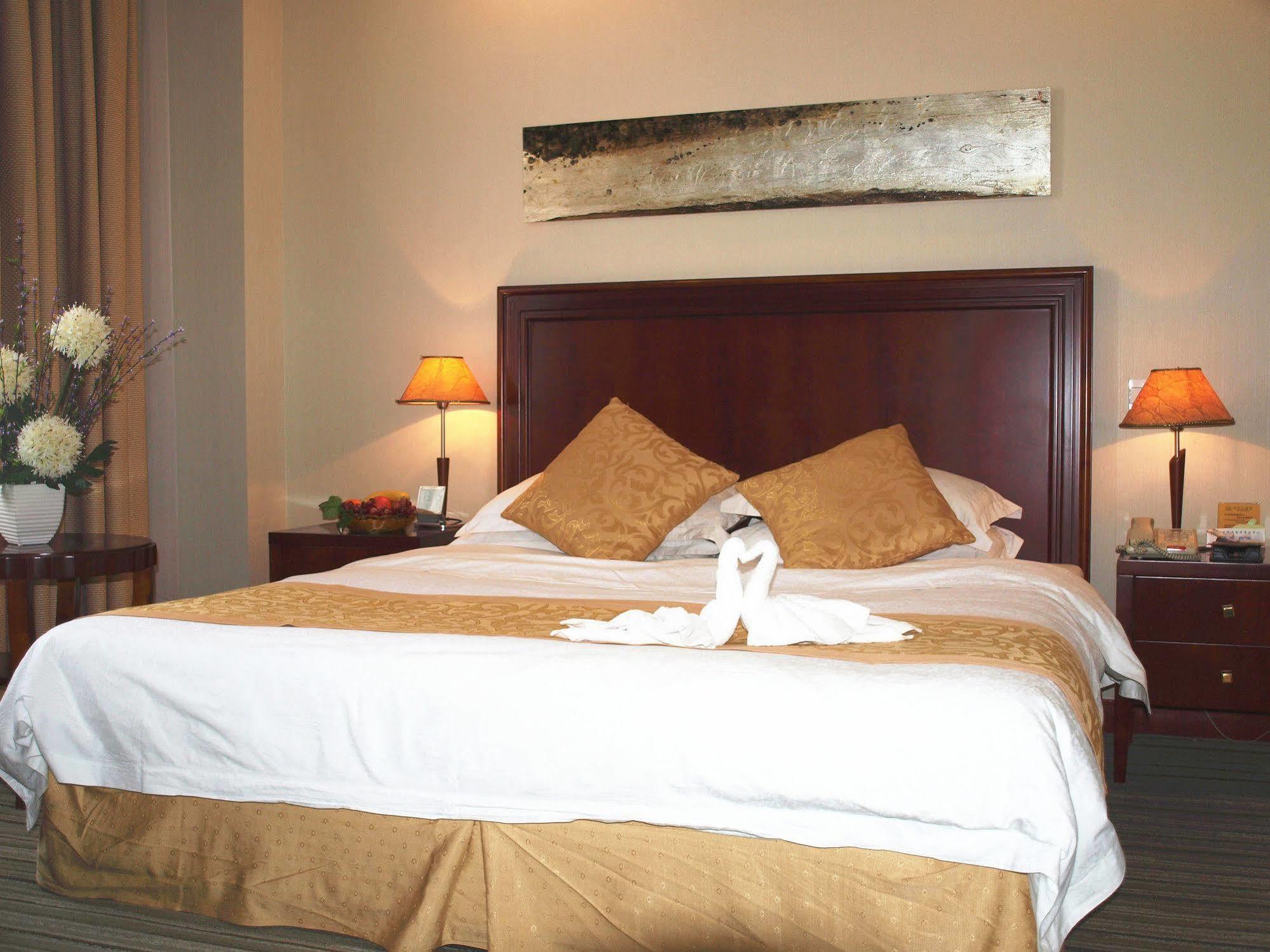 Century Hotel Taicang Esterno foto
