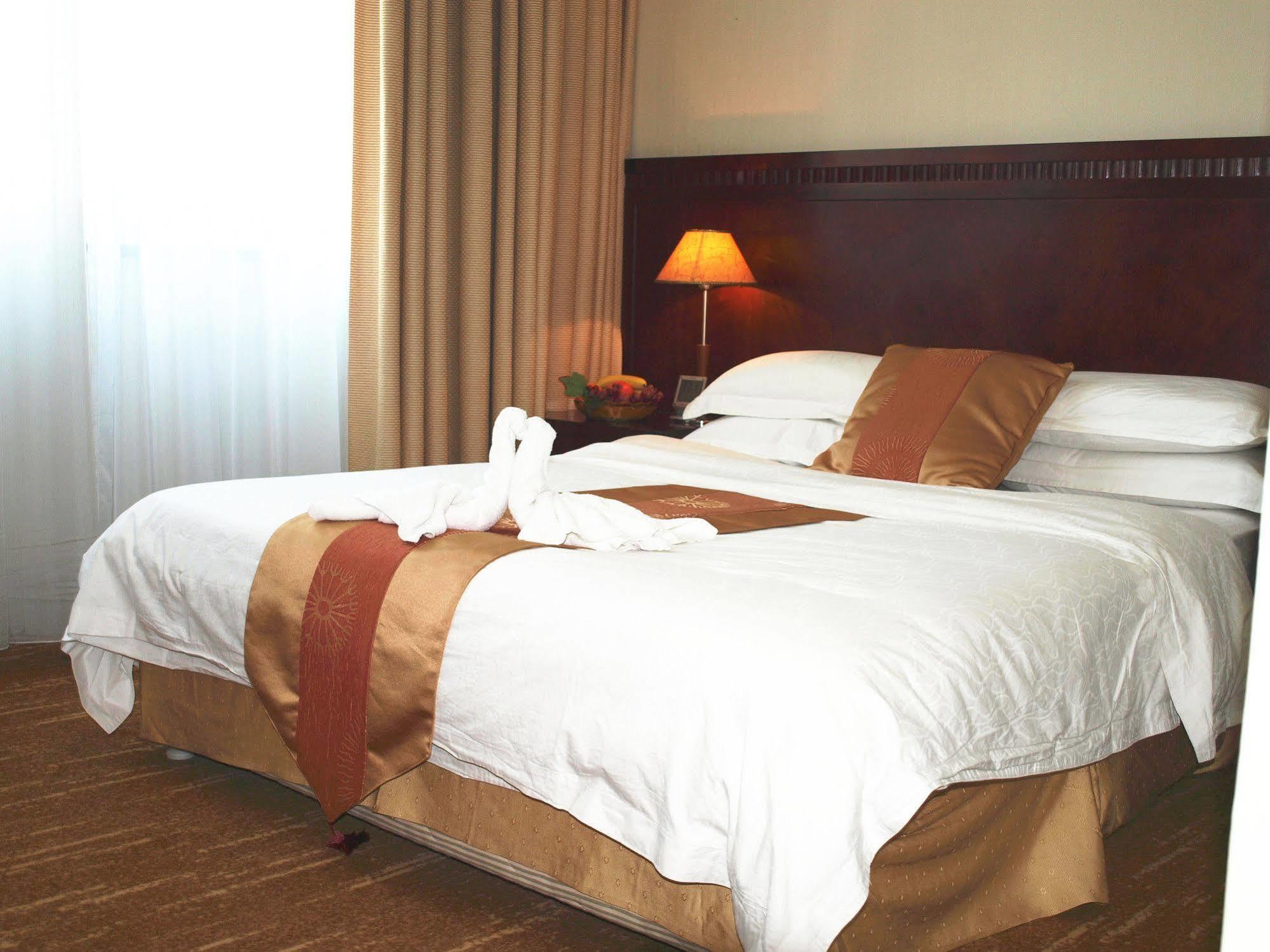Century Hotel Taicang Esterno foto